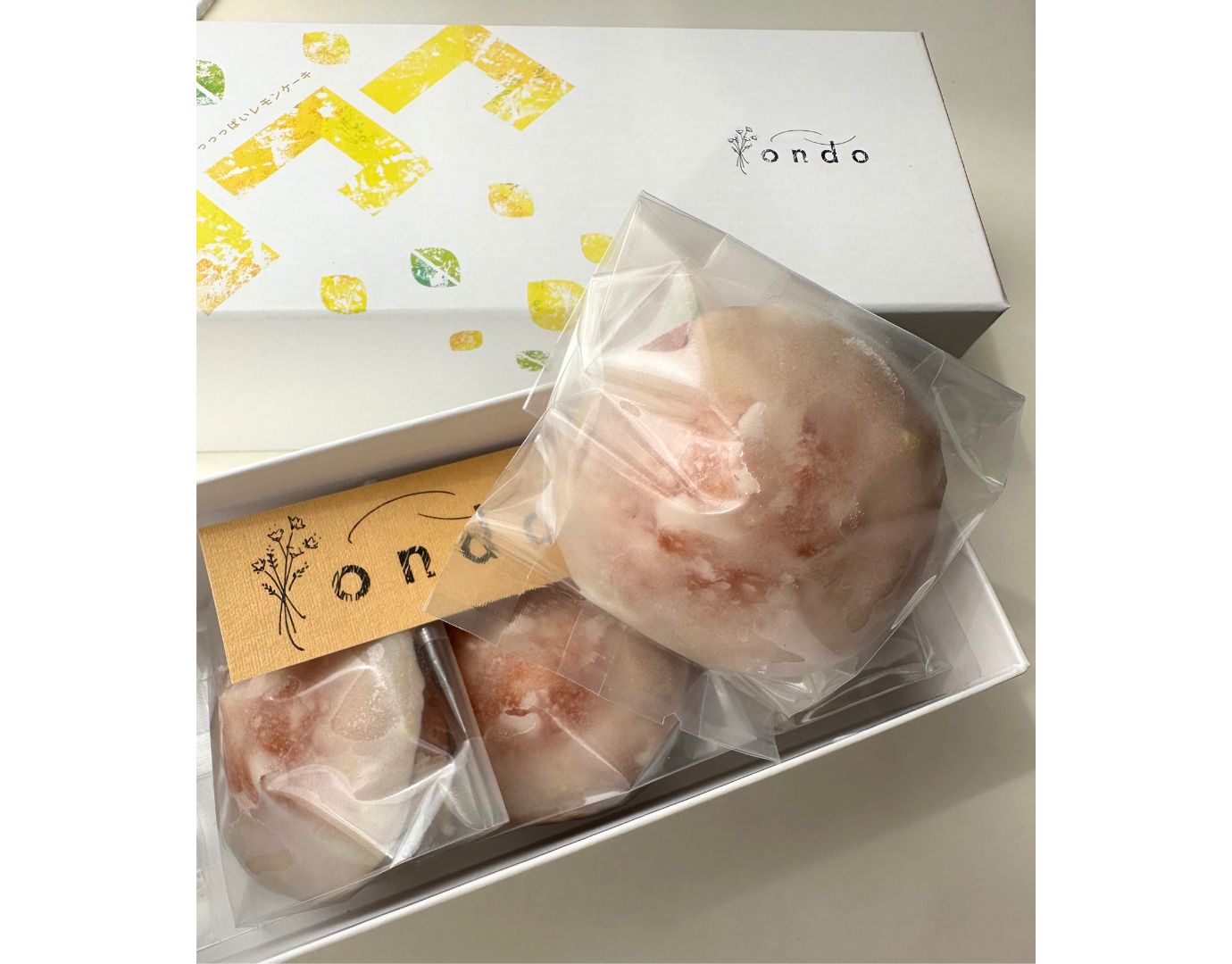 楽天で激すっっっぱいレモンケーキ発見！一緒に買ったバターサンドもぐううまだった♡ondo